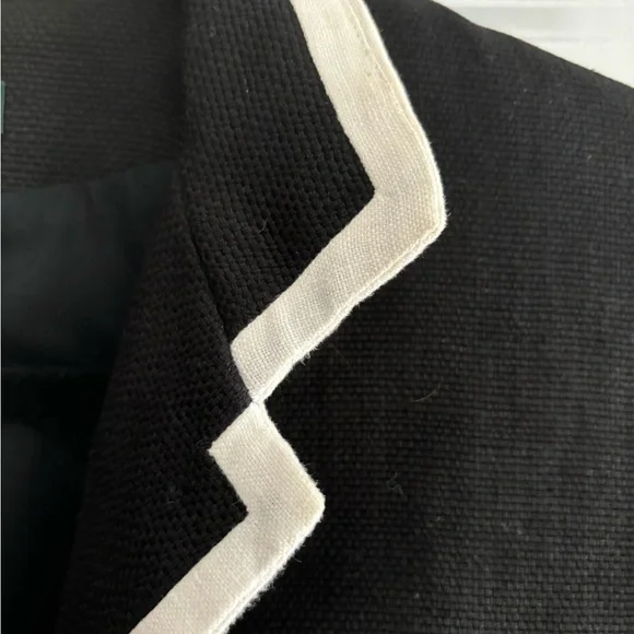 Linen Ralph Lauren Blazer, size 6. - Picture 4 of 5